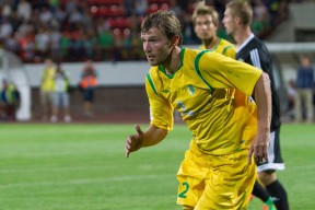 Горбач подписал контракт