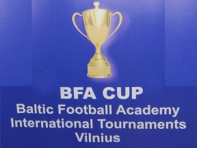 Первый международный опыт